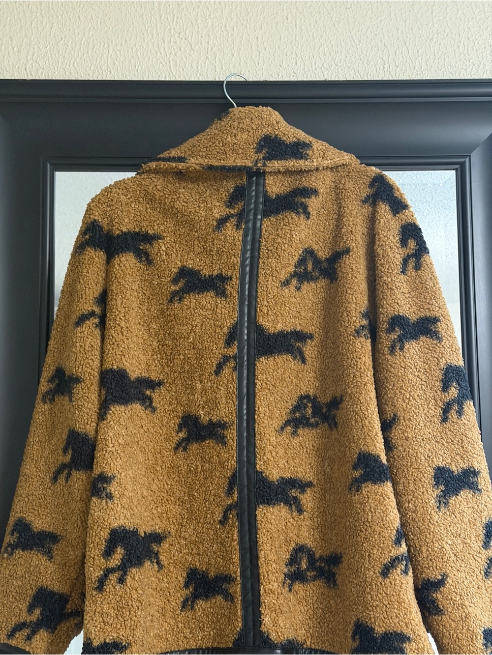 Viral House of Harlow 1960 Brown Sherpa Jacket with Black Horse Print - Picture 2 of 5